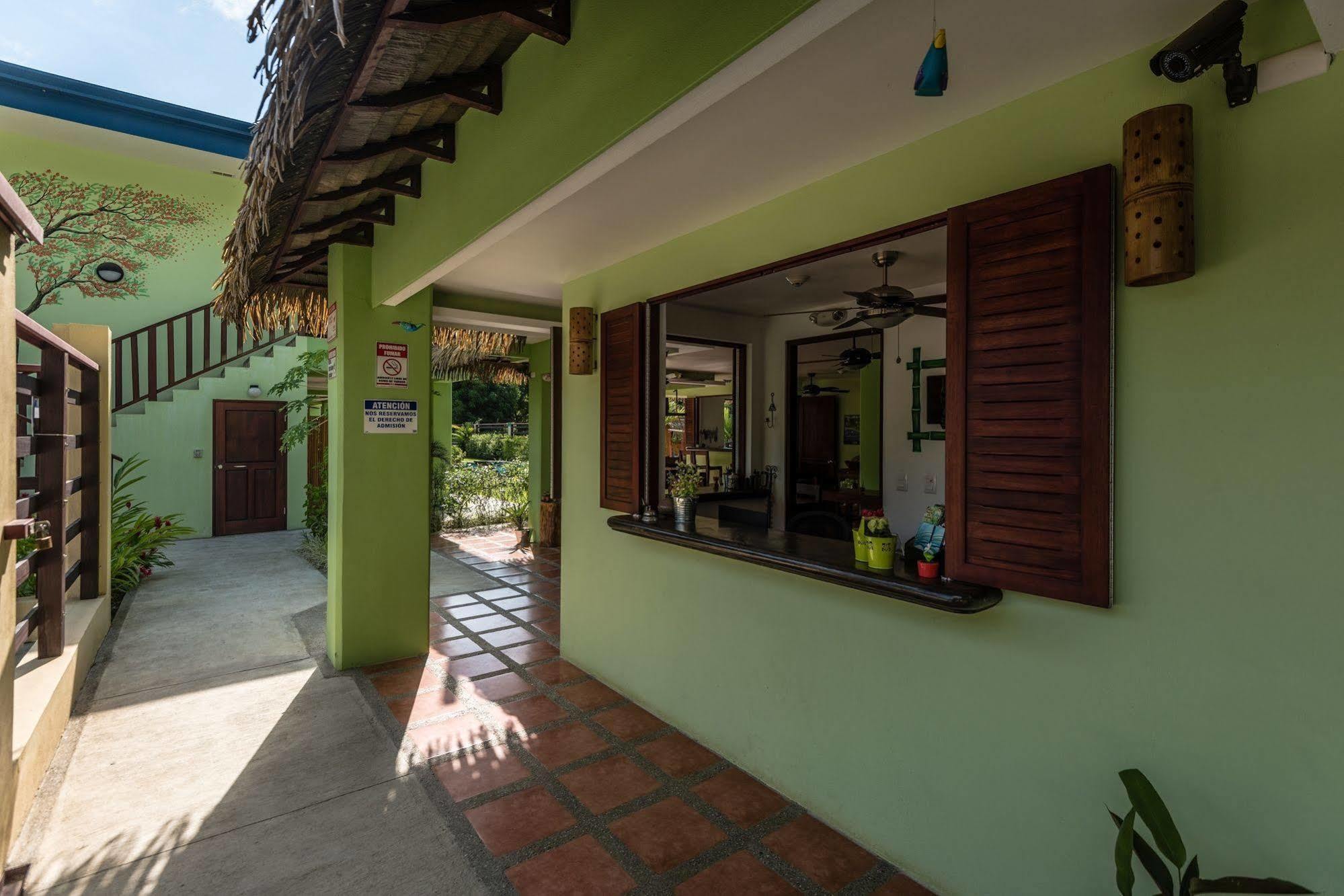 Mavi Surf Hotel Dominical Exterior photo